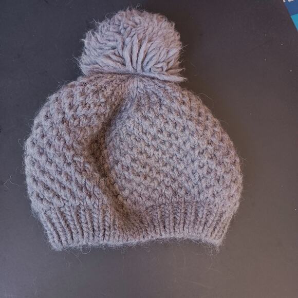 Stylish CINTELLI E GALLUZZO Wool Blend Crochet Knit Beanie Hat – Cozy & Chic! - Picture 1 of 4
